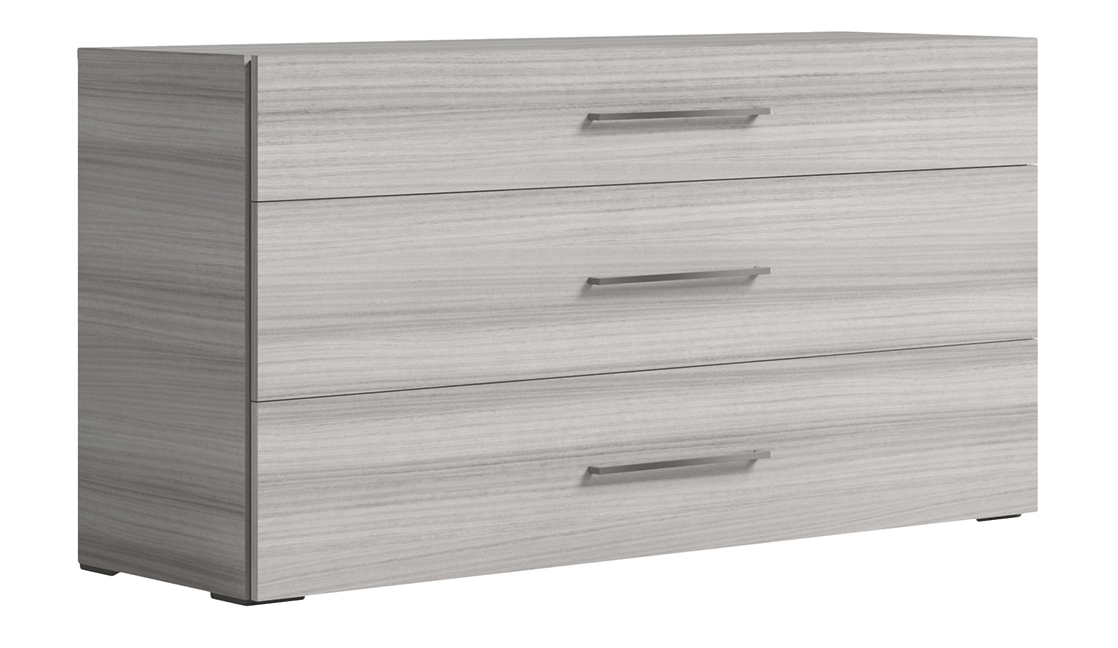 Mia Dresser