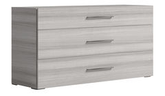 Mia Dresser