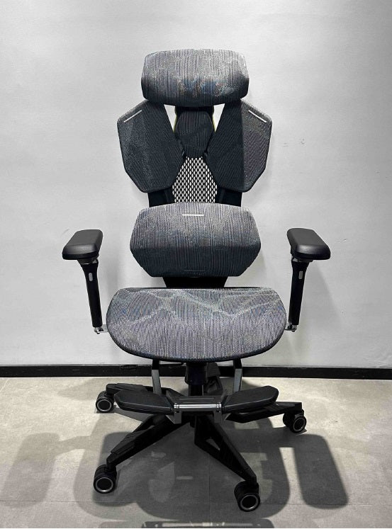 GameThrone Pro Gaming Chair with Footrest